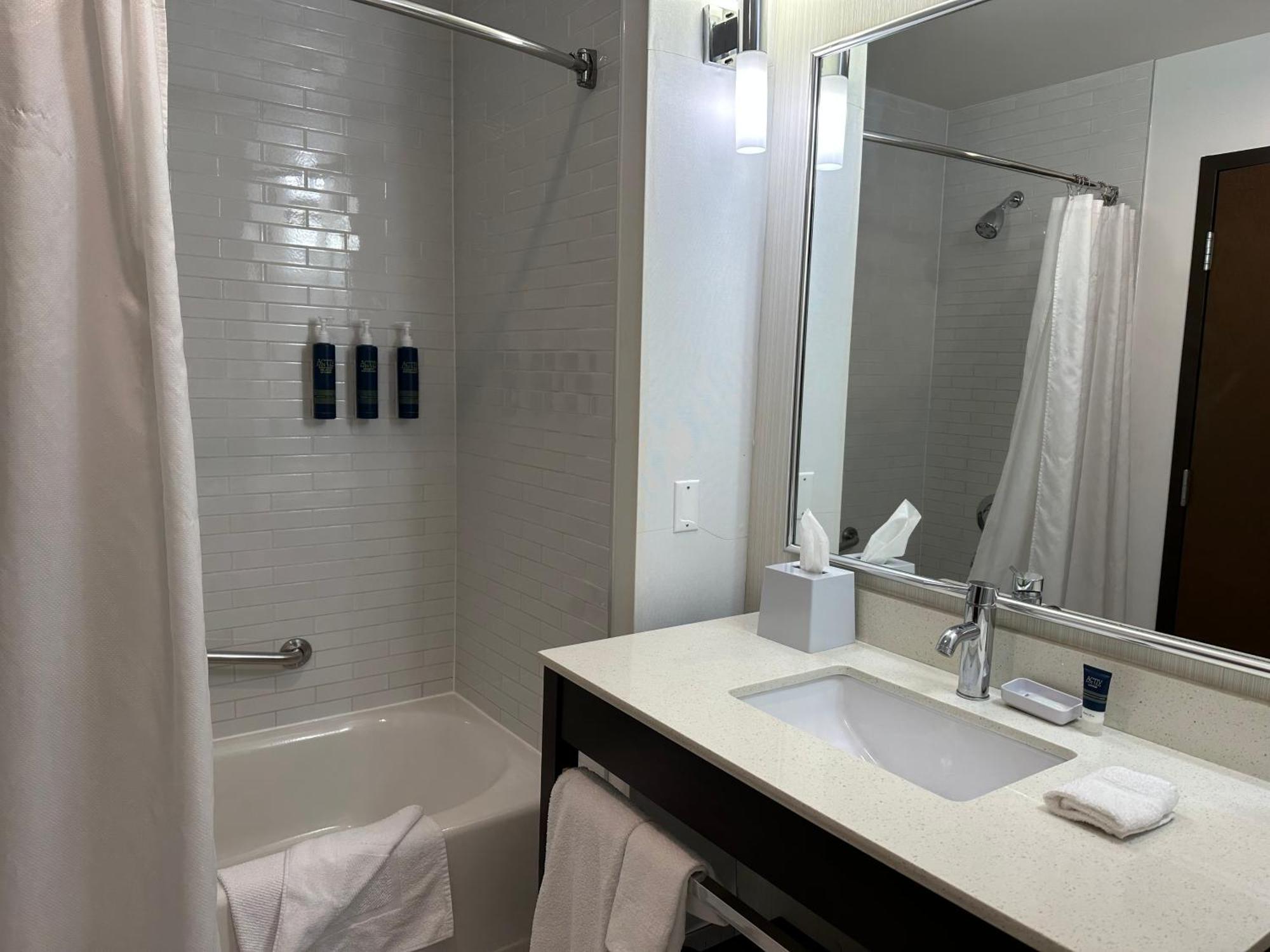 Four Points By Sheraton Edmonton Gateway Esterno foto