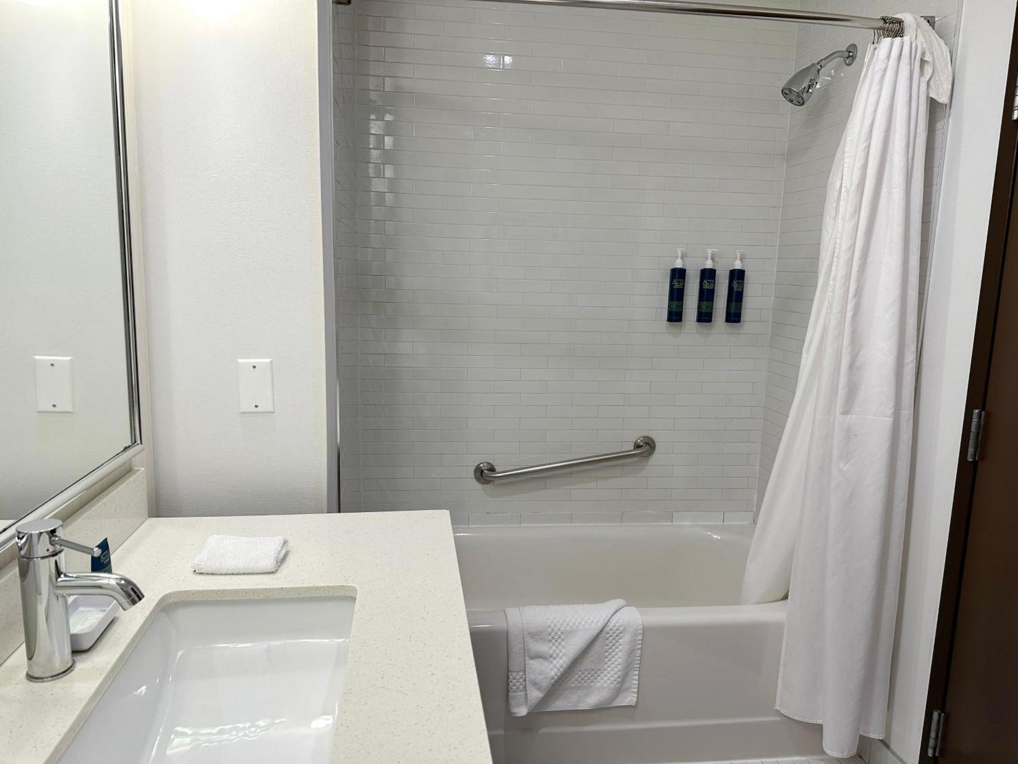 Four Points By Sheraton Edmonton Gateway Esterno foto
