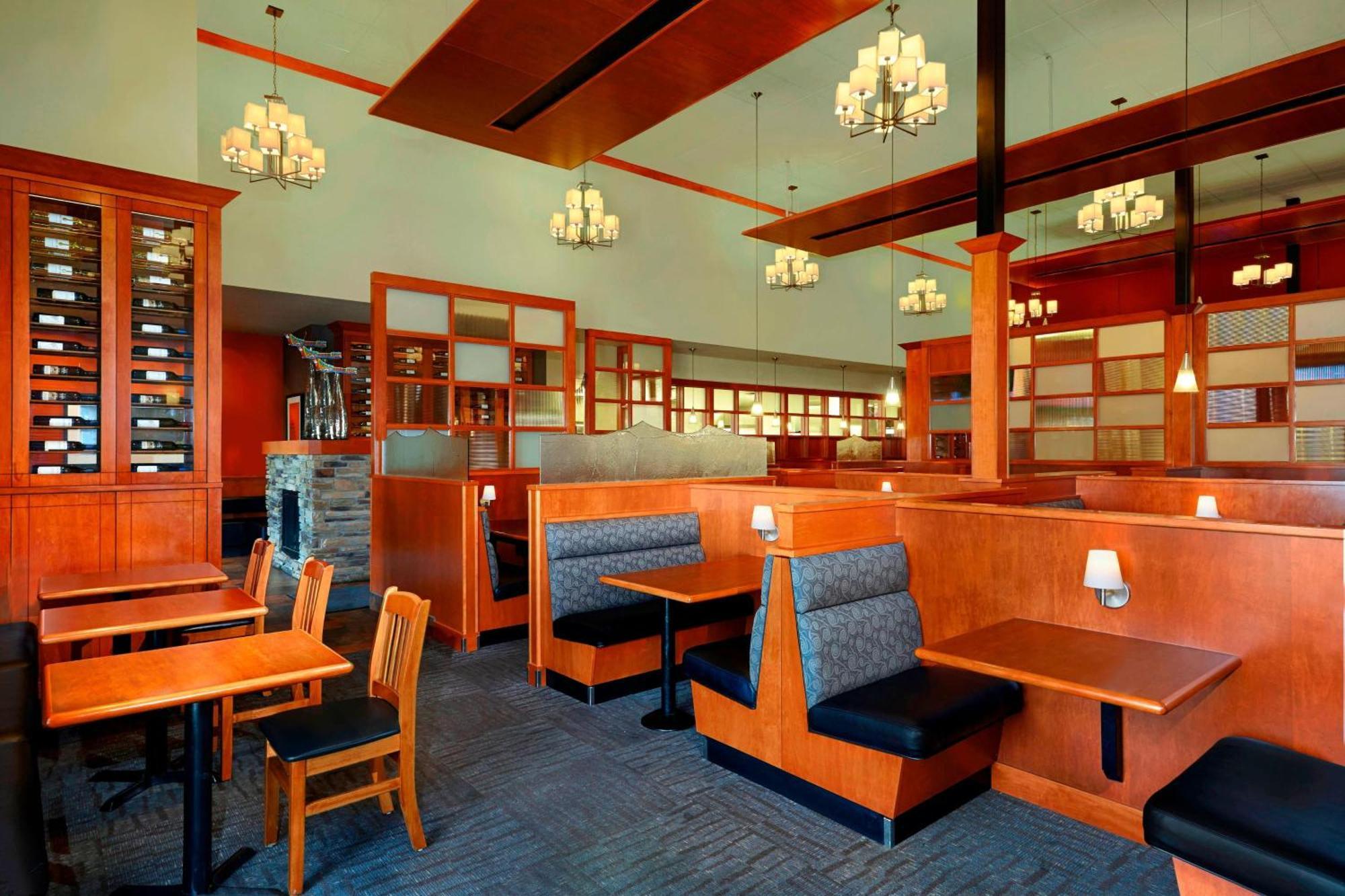 Four Points By Sheraton Edmonton Gateway Esterno foto